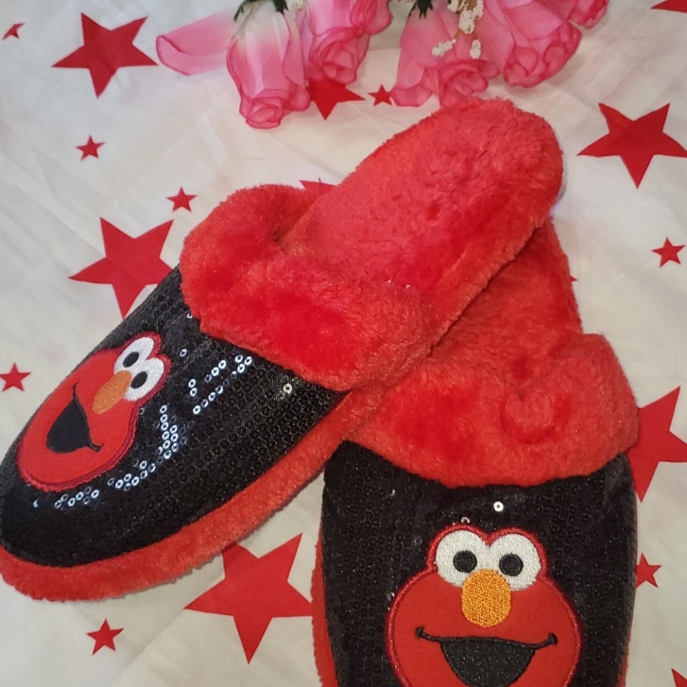 Elmo Slippers Size 9-10 Large